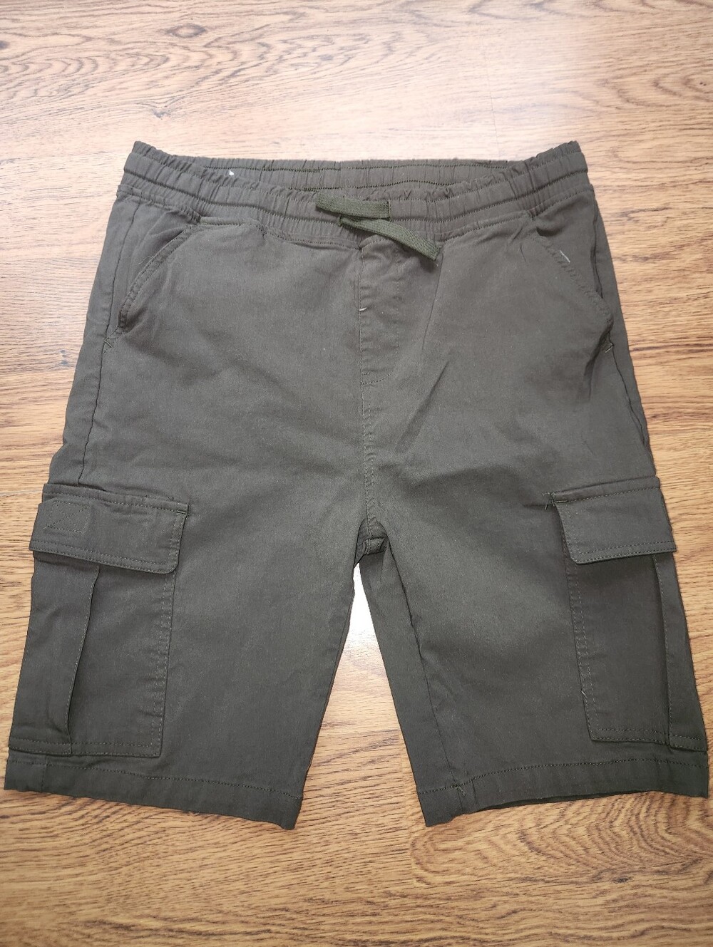 Mens Galaxy Dark Olive Cargo Shorts *NWOT*